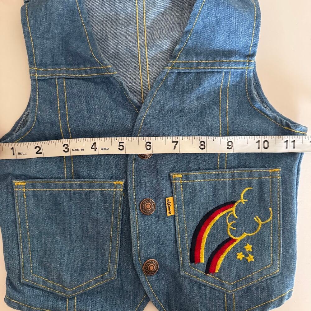 Vintage Levi's Yellow Tab Toddler Kids Rainbow Embroidered Denim Vest Size 4 - Picture 6 of 6